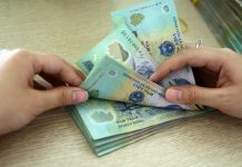 Doanh nghiệp có bắt buộc phải trả lương tháng 13 cho người lao động hay không? Doanh nghiệp không nhất thiết phải trả lương tháng 13 cho người lao động?
