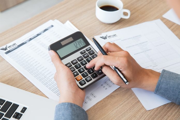 Nhân viên kế toán làm gì khi doanh nghiệp thuê dịch vụ kế toán bên ngoài?